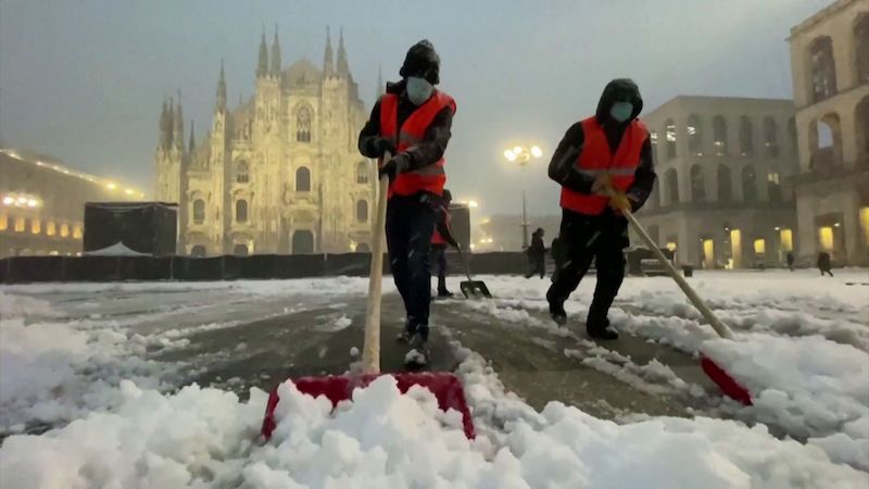 Milán zasypal sníh